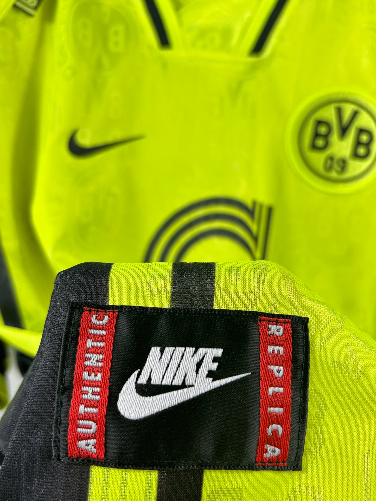 BVB Borussia Dortmund 1996/1997 Heimtrikot - XL - #19 Sousa