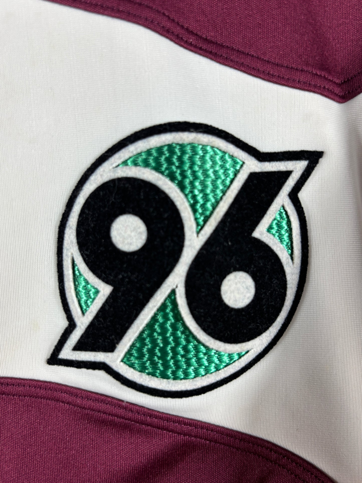 Hannover 96 2010/2011 Heimtrikot  – M - #12